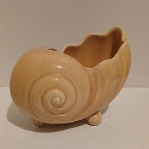 Vtg Hull Pottery Seashell Planter